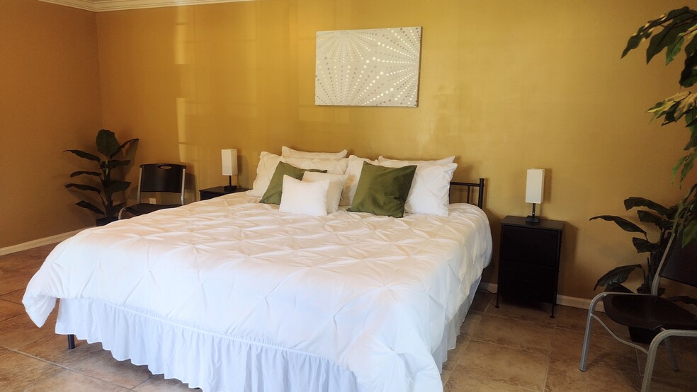 Serenity Retreat - 406 Cal Causeway Rd