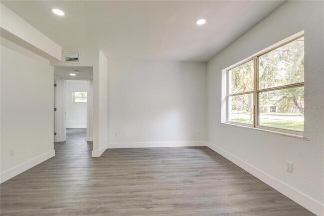 Building Photo - 5039 Avery Rd