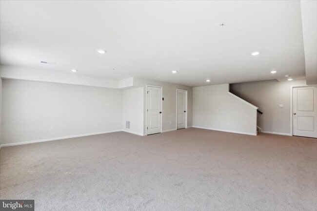 Building Photo - 76 Fonthill Ct
