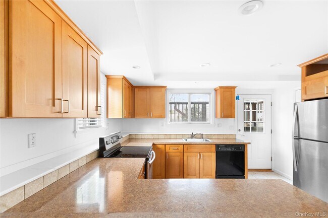 Building Photo - 13 Country Greens Dr