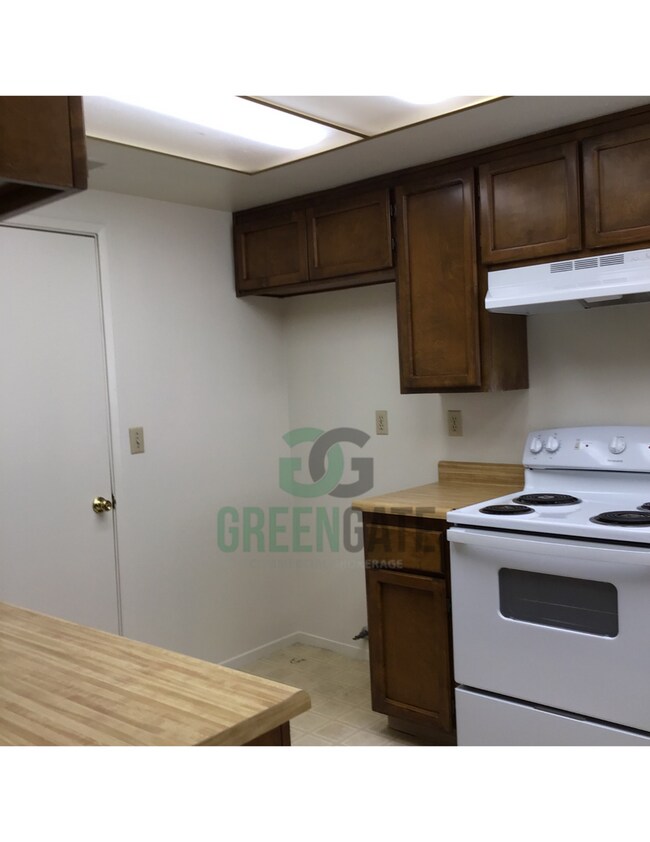 Building Photo - 941 Claremont Ct