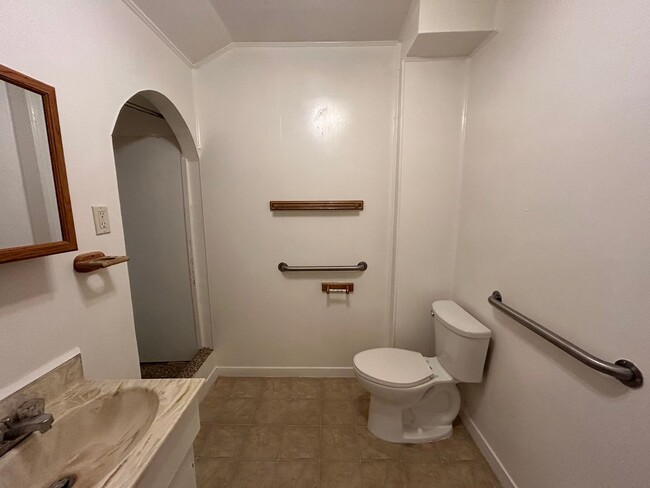 Building Photo - 1441 Coldwell Ave