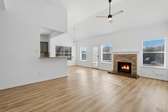 Building Photo - 2910 Cocona Ln