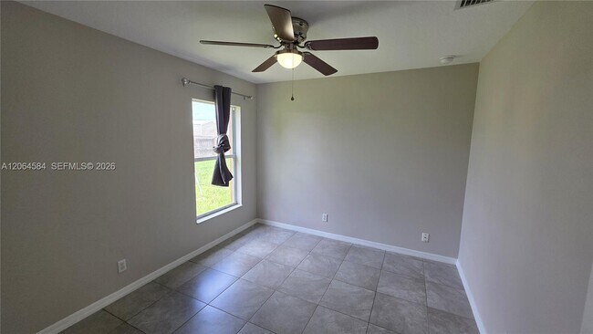 Building Photo - 151 SW S Wakefield Cir