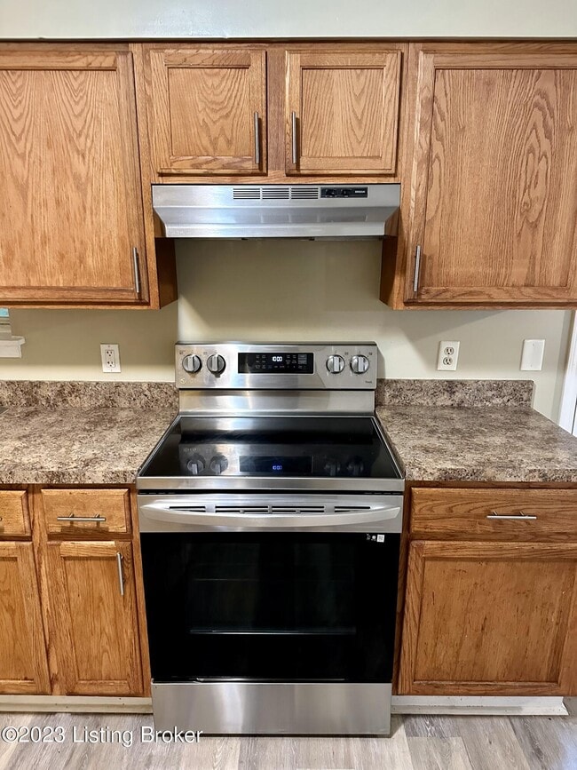 Building Photo - 8908 Blue Bell Dr