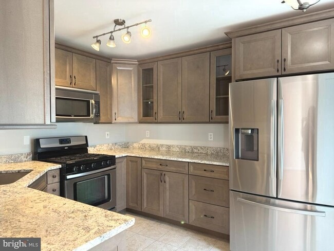 Building Photo - 249 Edge Creek Ln