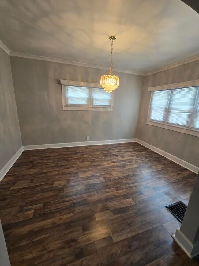 Building Photo - Three Bedroom Home located on Westside near 30th Street and MLK Drive
