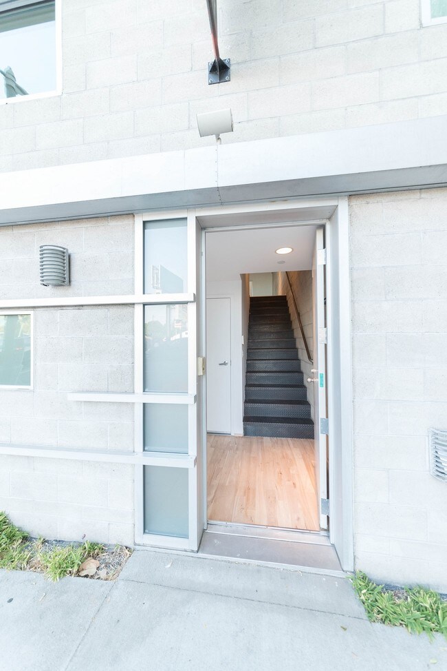 Building Photo - 717 N Highland Ave