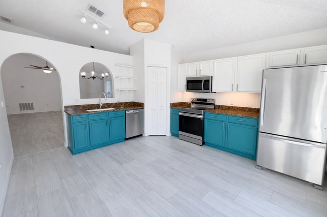 Building Photo - Updated 3-Bedroom Home for Rent – West Jacksonville