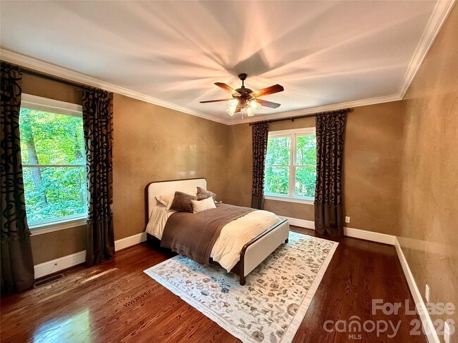 Building Photo - 1009 Honors Ct