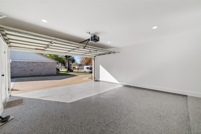 Building Photo - 7226 Skybright Ln