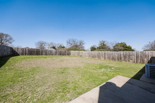 Building Photo - 7305 Sierra Way