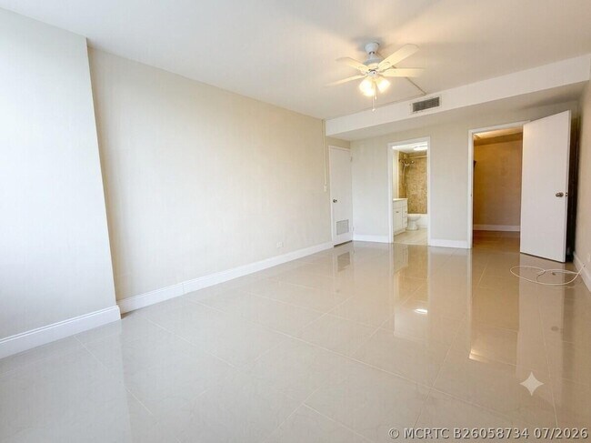 Building Photo - 2800 N Flagler Dr