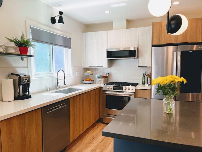 Bright Scandinavian inspired kitchen - 1907 Malcolm Ave