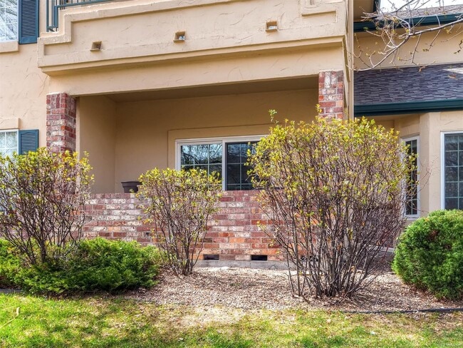 Building Photo - 8671 E Dry Creek Rd