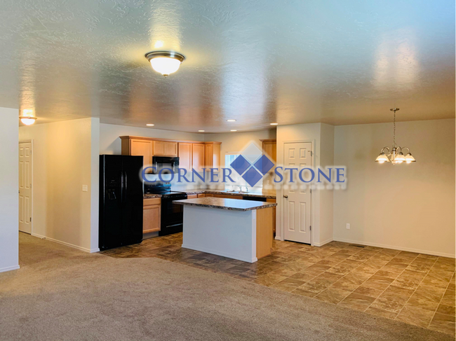 Building Photo - Great Home Near Settlers Park!