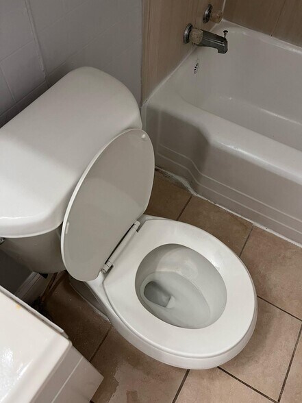 Building Photo - 702 Rosedale St