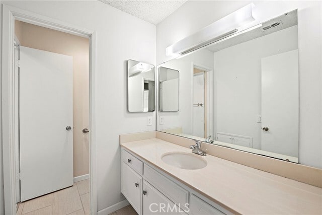 Building Photo - 3808 Vista Campana S