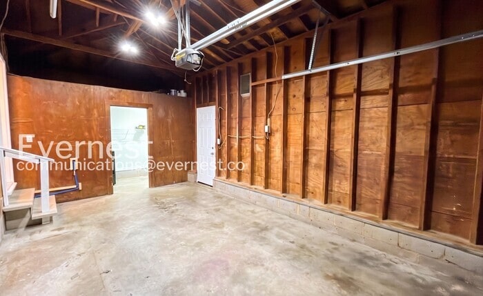 Building Photo - 1206 Cranbrook Dr