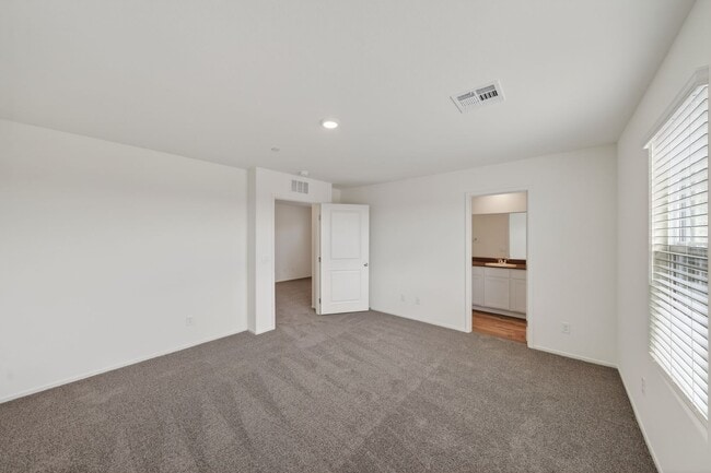 Building Photo - Beautiful Brand New Townhome in North Las Vegas