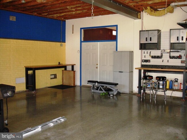 Building Photo - 1219 Bayside Rd