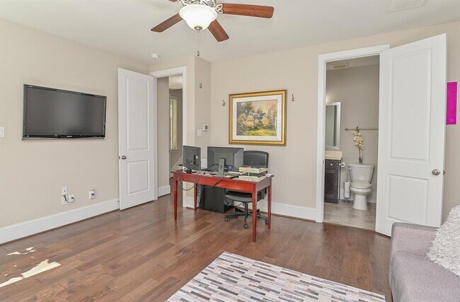 Building Photo - 11023 Acorn Falls Dr