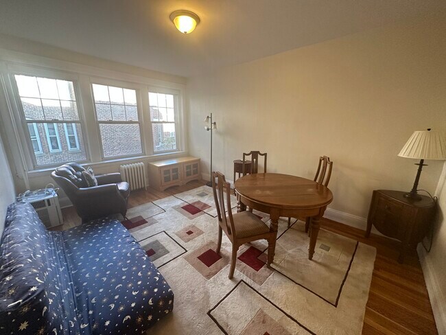 Building Photo - 330 Harvard St