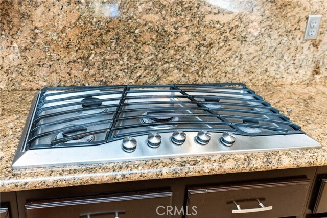 Building Photo - 6 Roseleaf