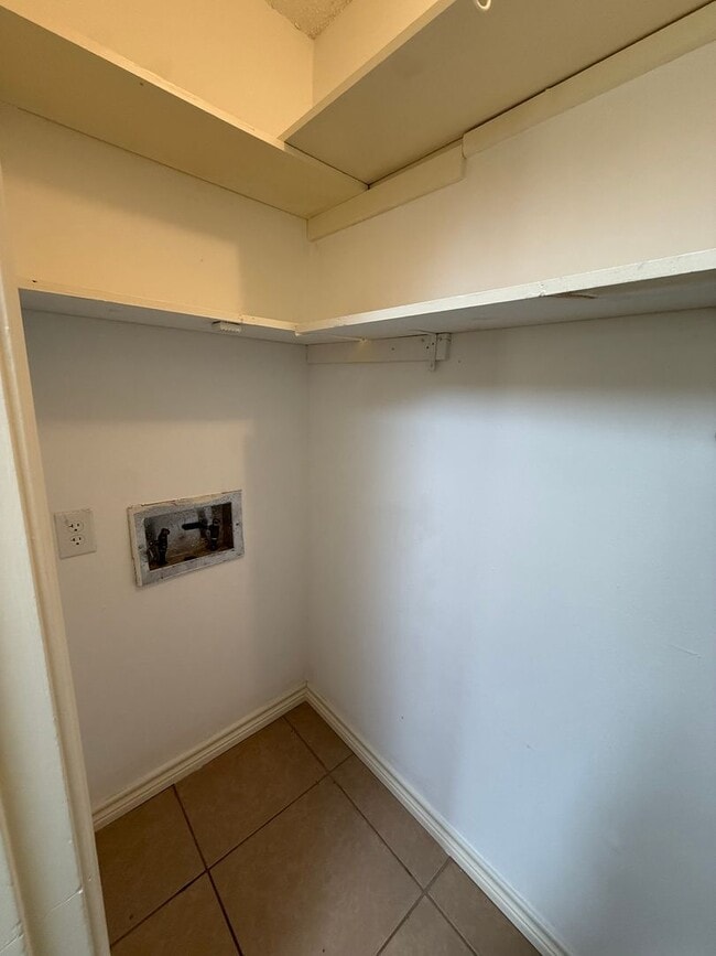 Building Photo - 3-bed/2-bath near Paluxy/Grande!