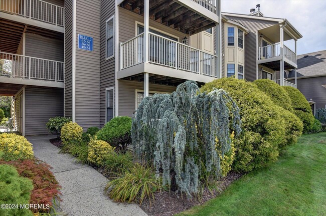 Building Photo - 54 Lear Ct