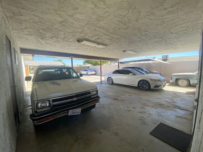 Building Photo - 450 S.19th Avenue