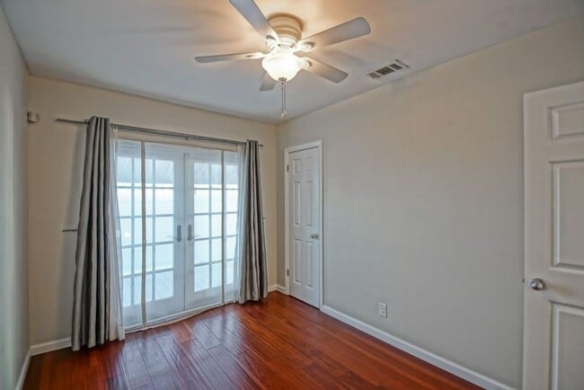 Building Photo - BEAUTIFULLY REMODELED, REDONDO HILLS HOME ...