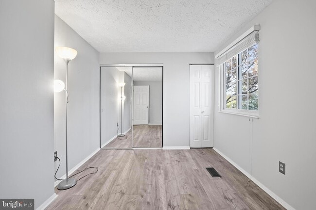 Building Photo - 2858 New Providence Ct