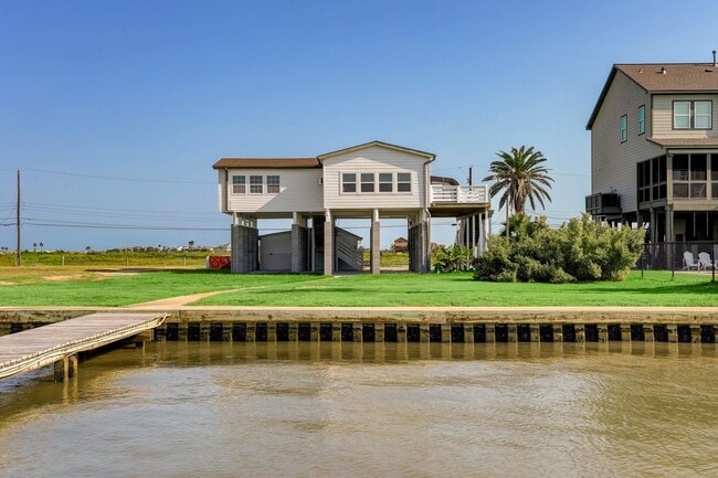 Building Photo - 9814 Airway Ln