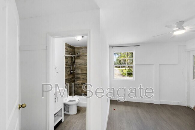 Building Photo - 11448 68th St N