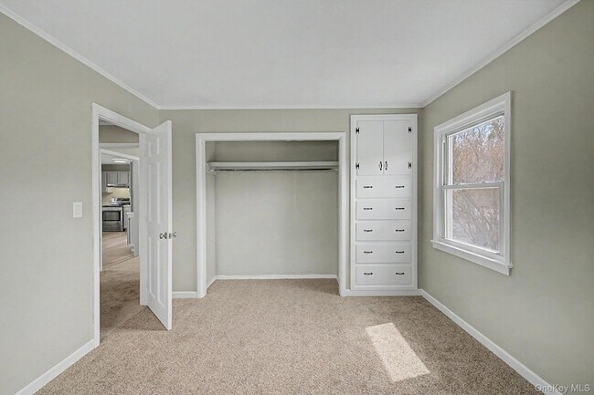 Building Photo - 2585 State Rte 55