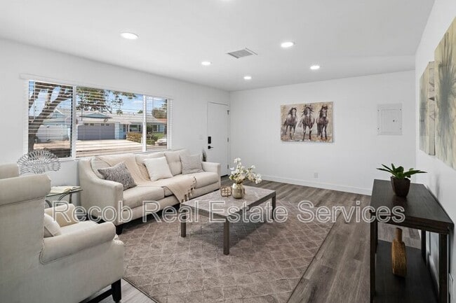 Primary Photo - 6634-6644 Rockglen Ave