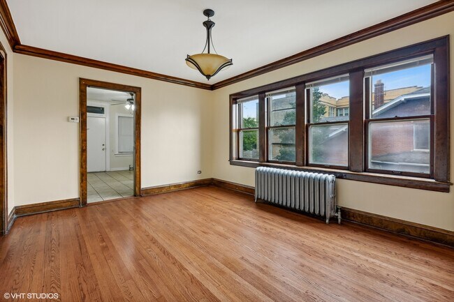 Building Photo - 1522 N Austin Blvd