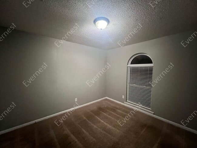 Building Photo - 1024 N J P Wright Loop Rd