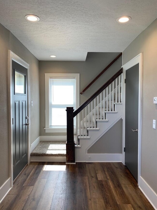 Building Photo - 1502 Sugar Grove Ave