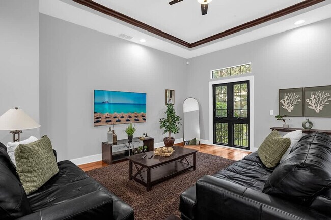 Primary Photo - 14590 Damai Ln