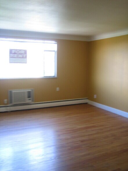 Building Photo - 2295 E Asbury Ave