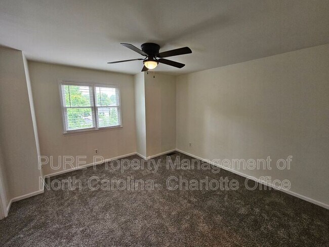 Building Photo - 333 Circle Ave