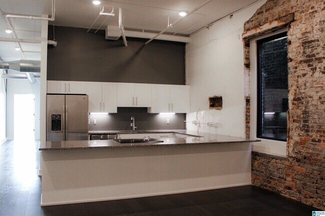 Building Photo - 1620 3rd Ave N