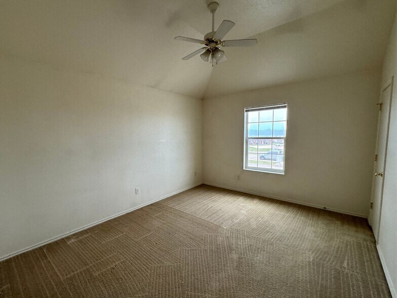 Building Photo - 4410 Sylvia Dr