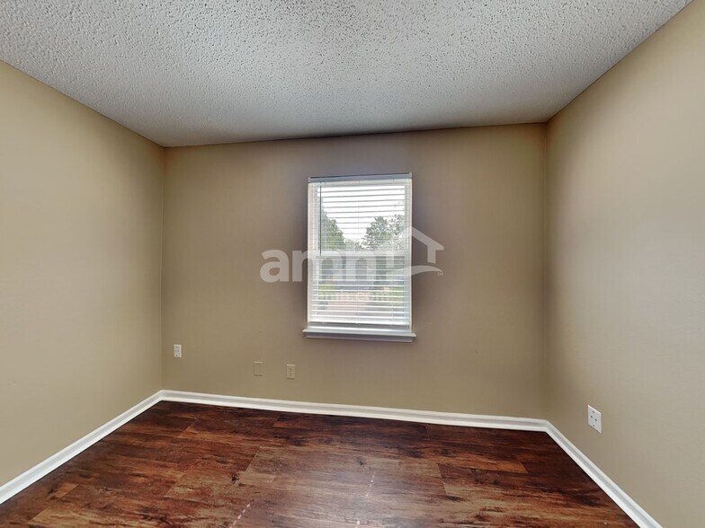 Building Photo - 7582 Royal Fern Ln