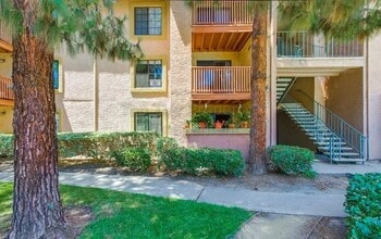 Building Photo - **Private 1 bed / 1 bath Condo in Carmel M...