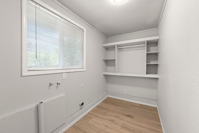 Building Photo - Charming 3-Bed Rental Home in Olympia | Pe...