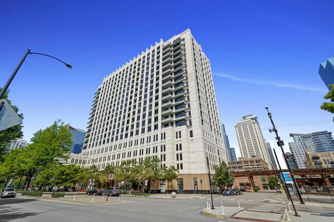 Building Photo - 1255 S State St