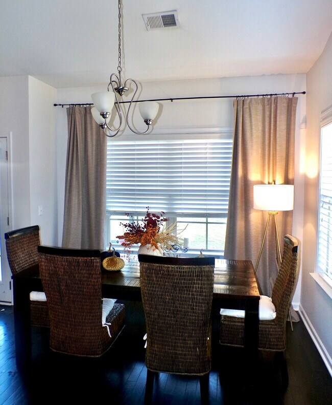 Building Photo - 114 Eldon Dr